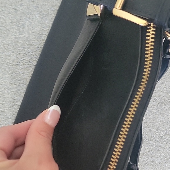 Michael Kors | KARLA Large Satchel - Picture 6 of 11